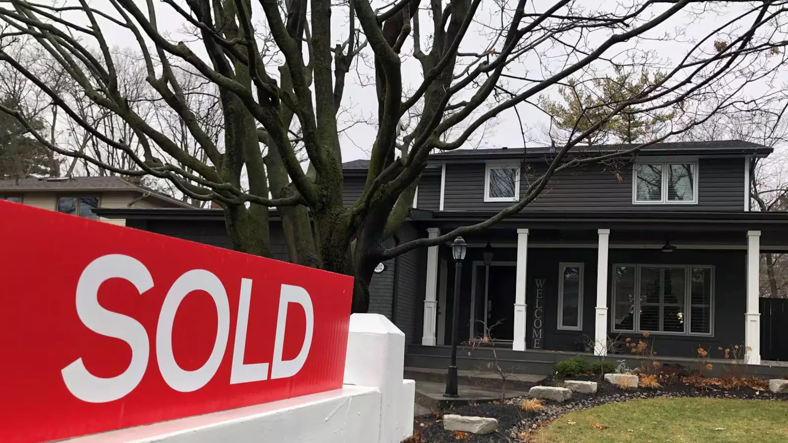 Toronto, Vancouver show biggest signs of mortgage stress: CMHC